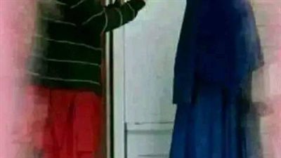 أخذ هاتف زوجته المشابِهَ لهاتفه بدون قصد