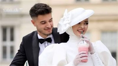 سمع عمر بن الخطاب رضي الله عنه شاب بالمدينة يقول