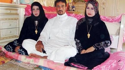 قصة يحكى ان رجل تزوج امرأتين